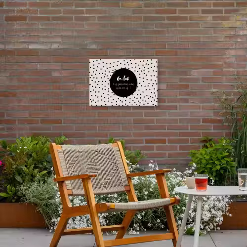 Tekst - Geluk definitie - Quotes - Geluk (is genieten van wat er is) - Woordenboek Tuinposter op houten frame 2 cm dik klein -sfeer3