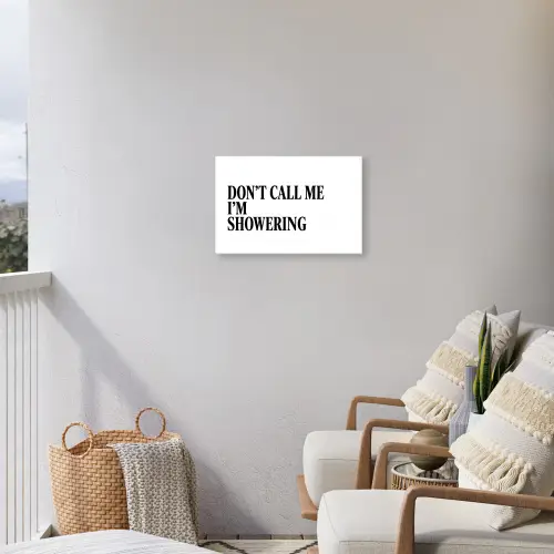 Tekst - Modern - Zwart - Wit Tuinposter op houten frame 2 cm dik klein -sfeer1