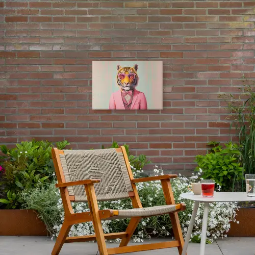 Tijger - Strik - Jasje - Roze Tuinposter op houten frame 2 cm dik klein -sfeer3