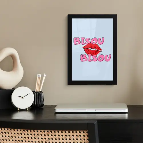Bisou - Blauw - Roze - Lippen fotolijst zwart zonder passe partout klein -sfeer1