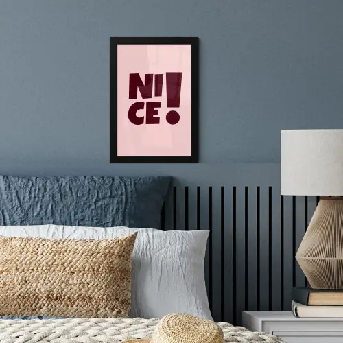 Nice - Uitroepteken - Roze fotolijst zwart zonder passe partout klein -sfeer3