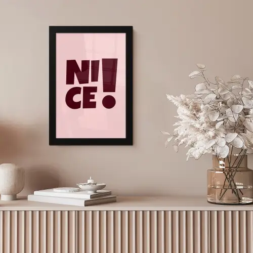 Nice - Uitroepteken - Roze fotolijst zwart zonder passe partout klein -sfeer5