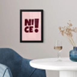 Nice - Uitroepteken - Roze fotolijst zwart zonder passe partout klein -sfeer4