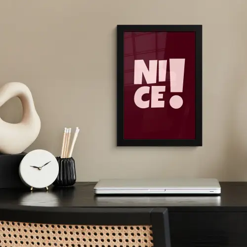 Nice - Uitroepteken - Rood fotolijst zwart zonder passe partout klein -sfeer1