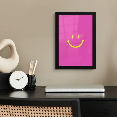 Smiley - Vrolijk - Roze fotolijst zwart zonder passe partout klein -sfeer1