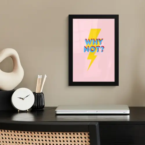 Why not - Bliksem - Roze fotolijst zwart zonder passe partout klein -sfeer1