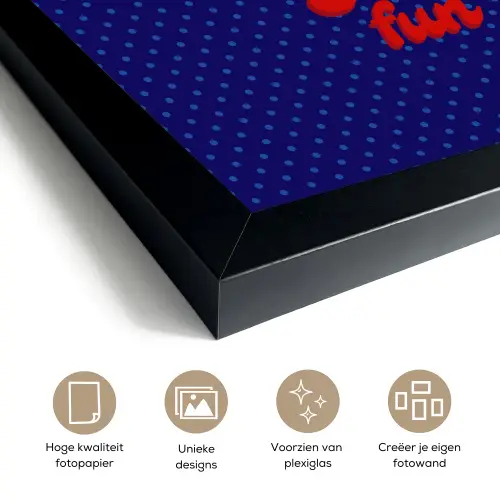 Yes fun - Rood - Blauw - Stippen fotolijst zwart zonder passe partout klein -sfeer2