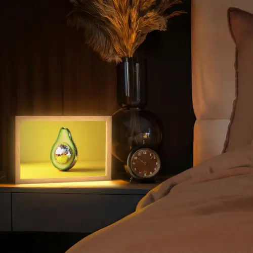 Avocado - Discobal - Geel - Glitter Light Box met kabel (Tafellamp) klein -sfeer1