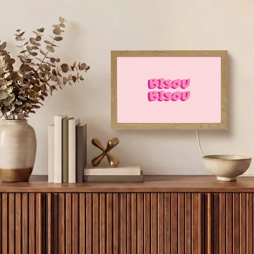 Bisou - Roze - Dikke letters Light Box met kabel (Tafellamp) klein -sfeer2