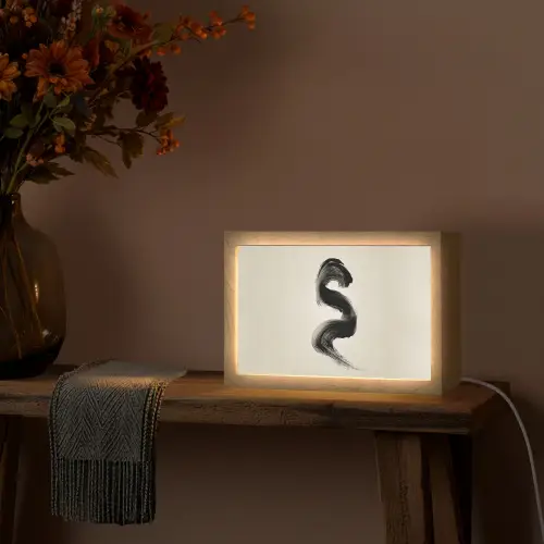Penseelstreek - Zwart - Minimalistisch Light Box met kabel (Tafellamp) klein -sfeer4