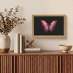Vlinder - Fuchsia - Grafisch Light Box met kabel (Tafellamp) klein -sfeer2