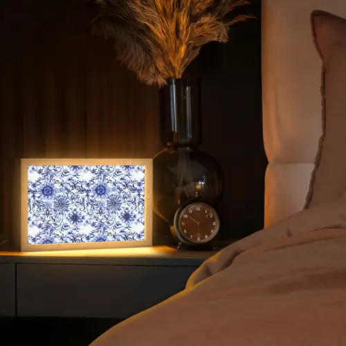 Bloemen - Blauw - Patroon - Wit Light Box met kabel (Tafellamp) klein 924 -sfeer1