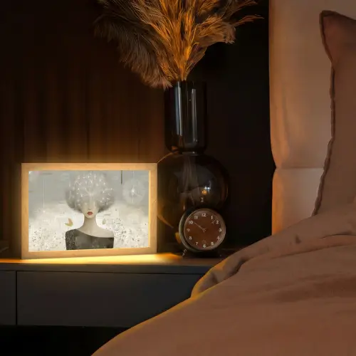 Pluis - Vrouw - Beige Light Box met kabel (Tafellamp) klein -sfeer1