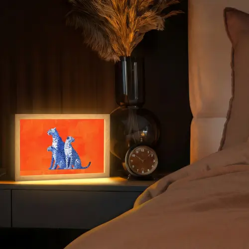 Luipaarden - Stippen - Oranje Light Box met kabel (Tafellamp) klein -sfeer1