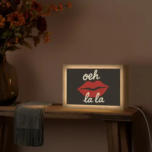 Lip - Rood - Quote Light Box met kabel (Tafellamp) klein -sfeer4