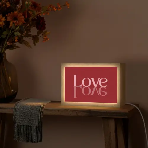 Love - Spiegeling - Rood Light Box met kabel (Tafellamp) klein -sfeer4