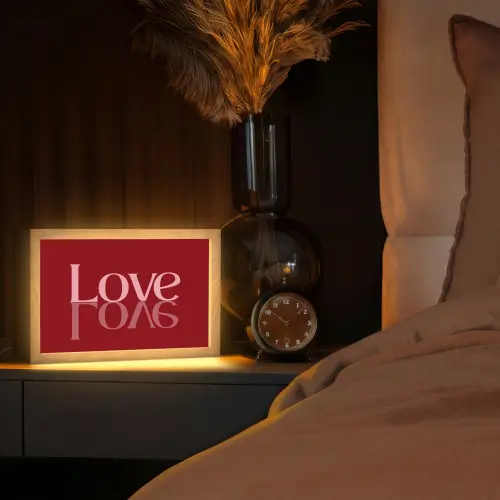 Love - Spiegeling - Rood Light Box met kabel (Tafellamp) klein -sfeer1