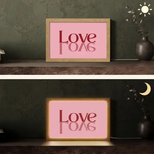 Love - Roze - Spiegeling Light Box met kabel (Tafellamp) klein -sfeer3