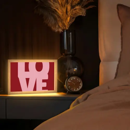 Love - Rood - Blokletters Light Box met kabel (Tafellamp) klein -sfeer1