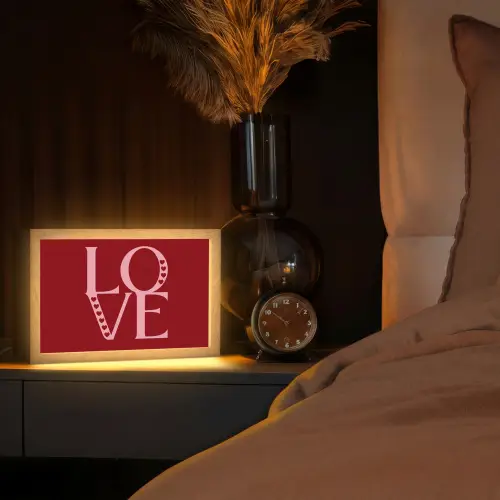 Love - Rood - Hatjes Light Box met kabel (Tafellamp) klein -sfeer1
