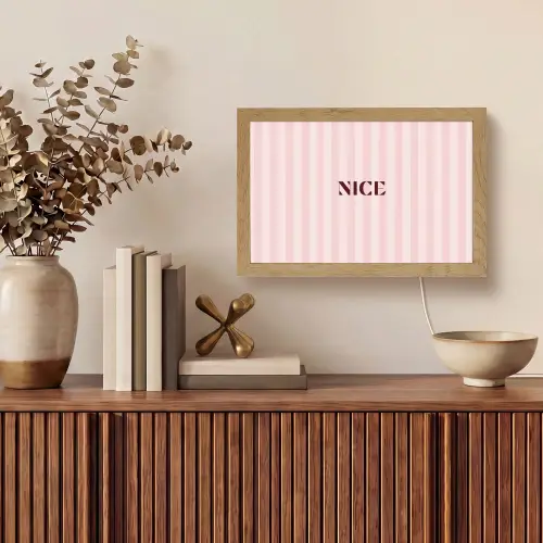 Nice - Strepen - Roze Light Box met kabel (Tafellamp) klein -sfeer2