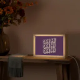 Oh hi - Paars - 3D Light Box met kabel (Tafellamp) klein -sfeer4