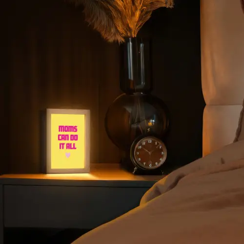 Quote - Moeder - Hartje - Roze Light Box met kabel (Tafellamp) klein -sfeer1
