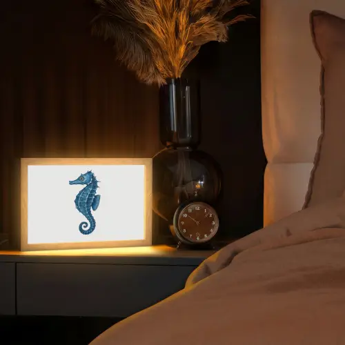 Zeepaardje - Staart - Blauw Light Box met kabel (Tafellamp) klein -sfeer1