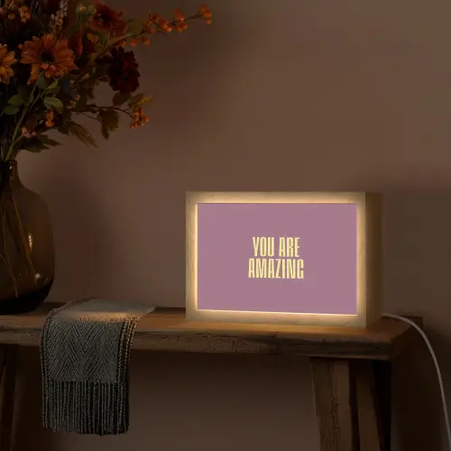 Tekst - Paars - Amazing Light Box met kabel (Tafellamp) klein -sfeer4