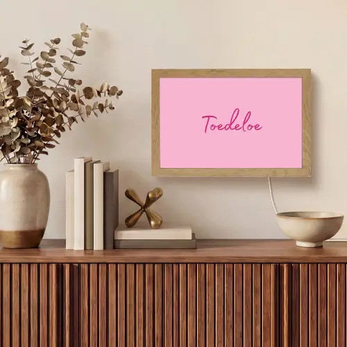 Toedeloe - Roze - Minimalistisch Light Box met kabel (Tafellamp) klein -sfeer2