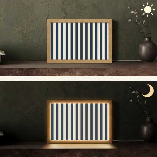 Verticale strepen - Blauw - Crème Light Box met kabel (Tafellamp) klein 924 -sfeer3