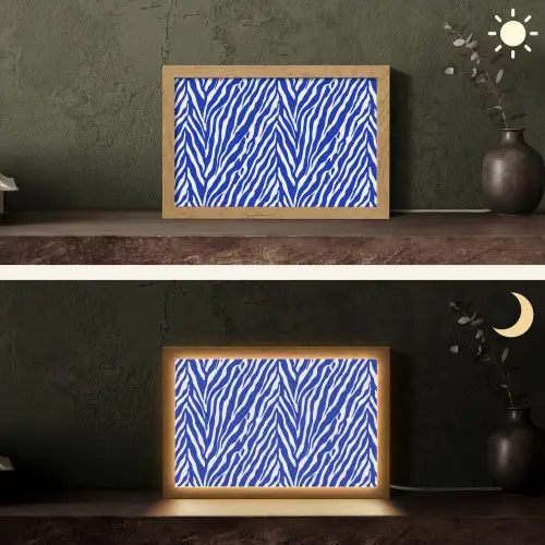 Zebra - Patroon - Kobalt - Blauw Light Box met kabel (Tafellamp) klein 924 -sfeer3