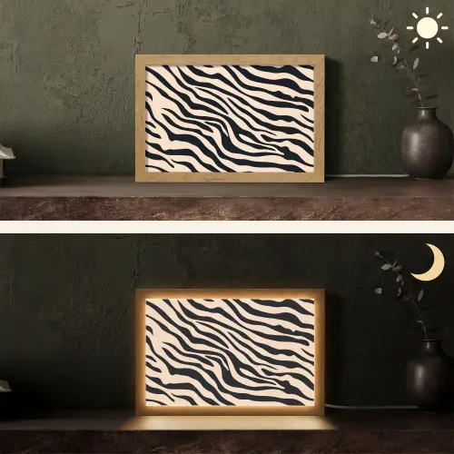Zebraprint - Dynamisch - Roze Light Box met kabel (Tafellamp) klein -sfeer3