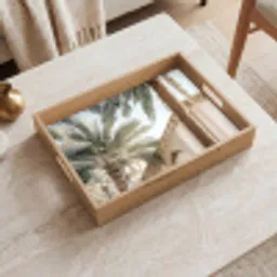 Gebouw - Palmbomen - Beige - Zon Dienblad Rechthoek middel -sfeer1