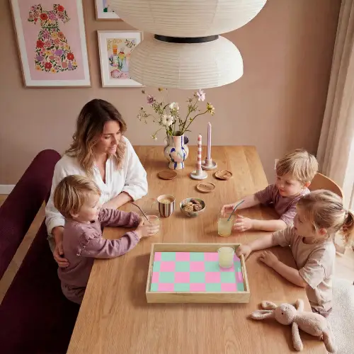 Schaakbord patroon - Groen - Roze - Blokjes Dienblad Rechthoek middel -sfeer4