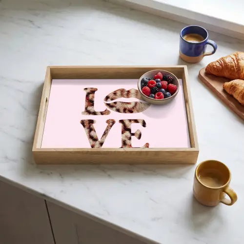 Tekst - Love - Pantervacht - Lichtroze Dienblad Rechthoek middel -sfeer2