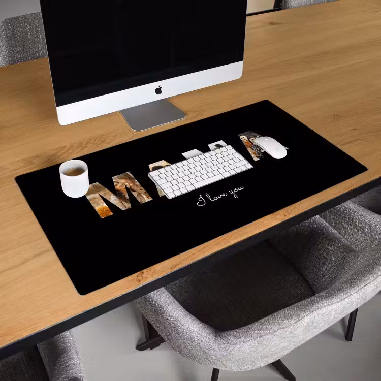 Desk mat – Mom with black background — 3