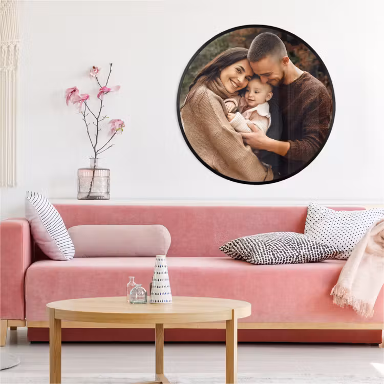 Photo in frame round — 2