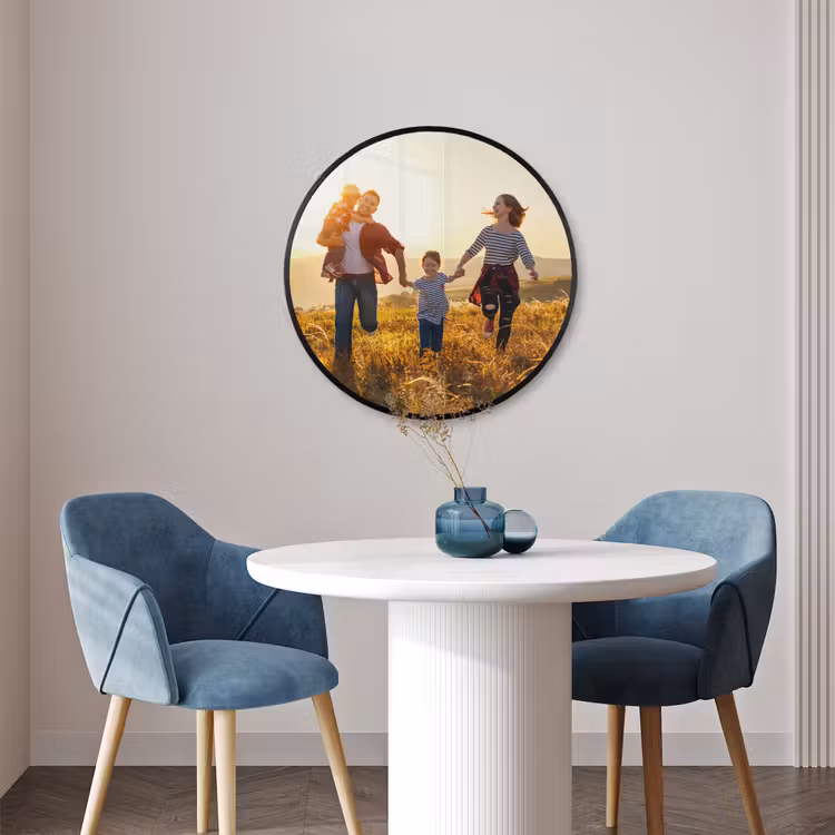 Photo in frame round — 4