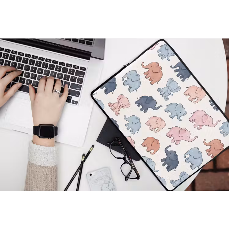 Laptop Sleeve - Animals - Pattern - Kids' Room - Pastel - Playful — 3