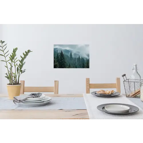 Naaldwoud - Bergen - Mist Muursticker klein -eettafel